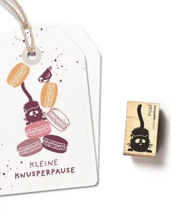 Cats on Appletrees Kat Frida gebukt